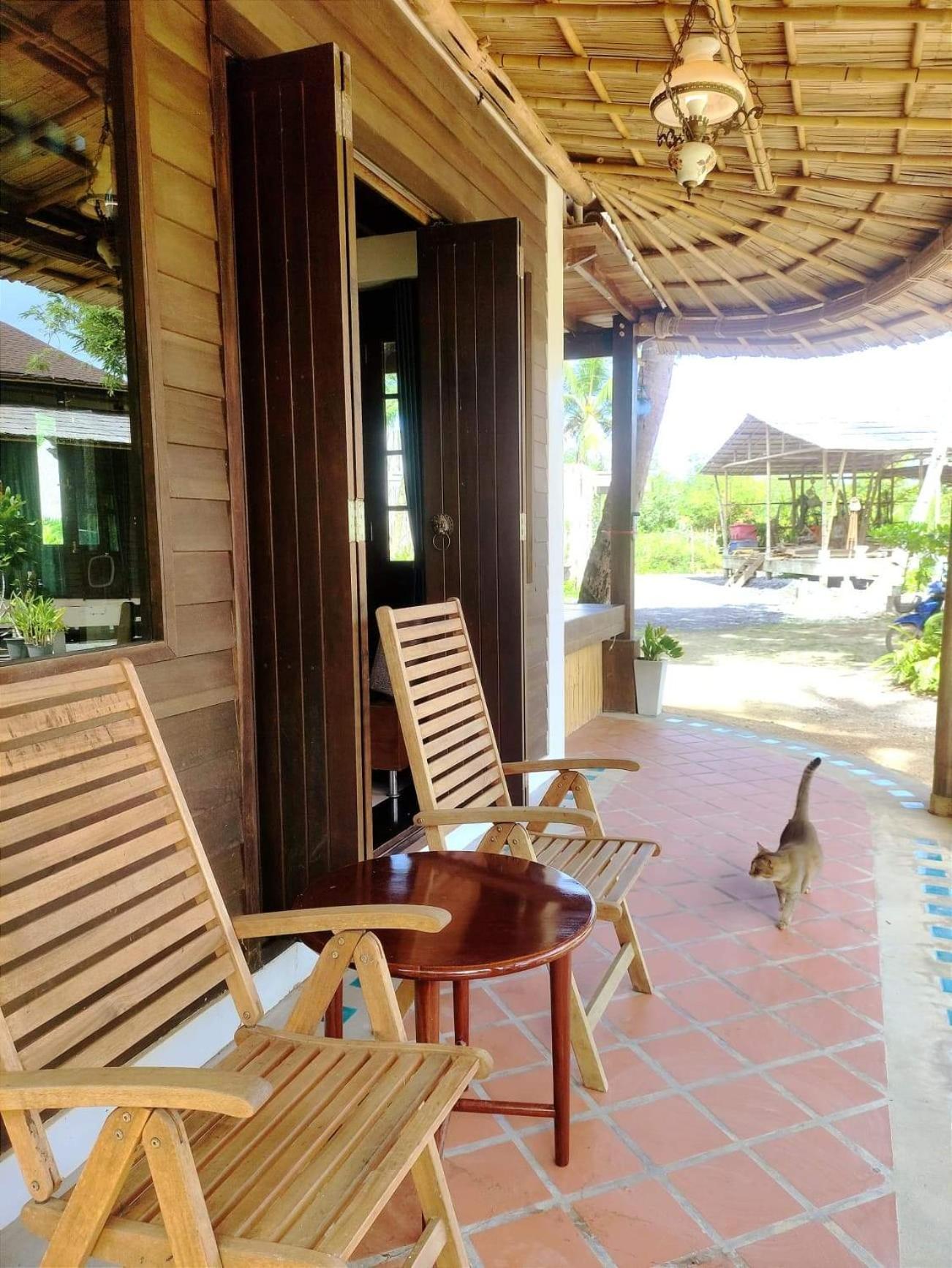 Hotel Relax House Lanta Old Town Ko Lanta Exterior foto